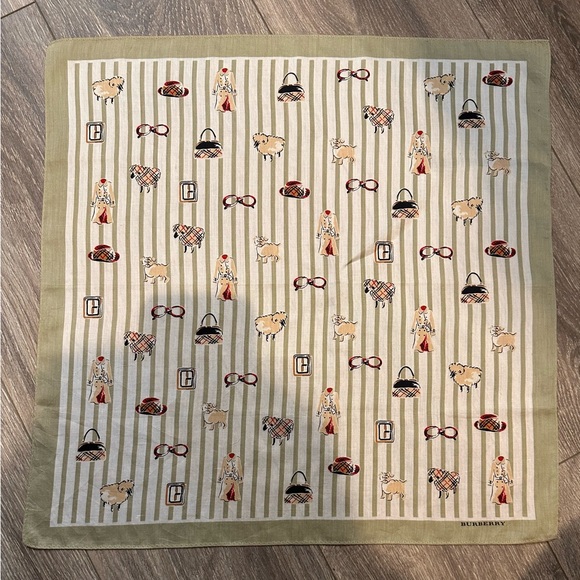 FREE Burberry scarf with a $400bundle. used1x then dry cleaned. 9/10. - Picture 4 of 10